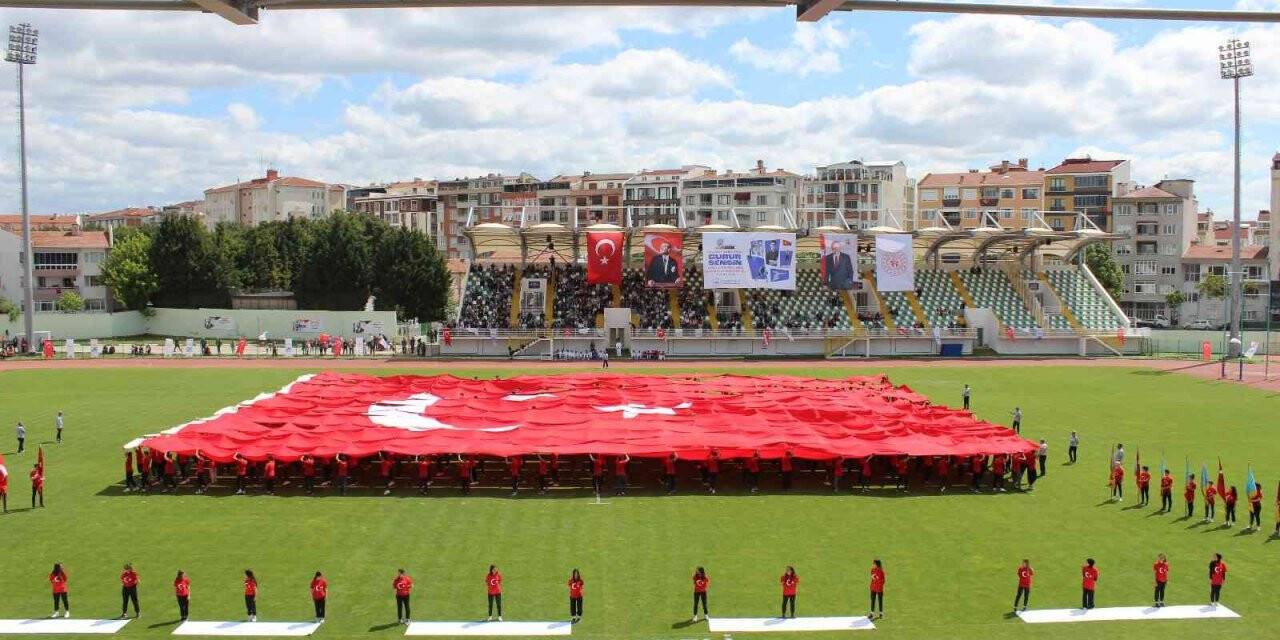 Kırklareli’de 19 Mayıs coşkuyla kutlandı