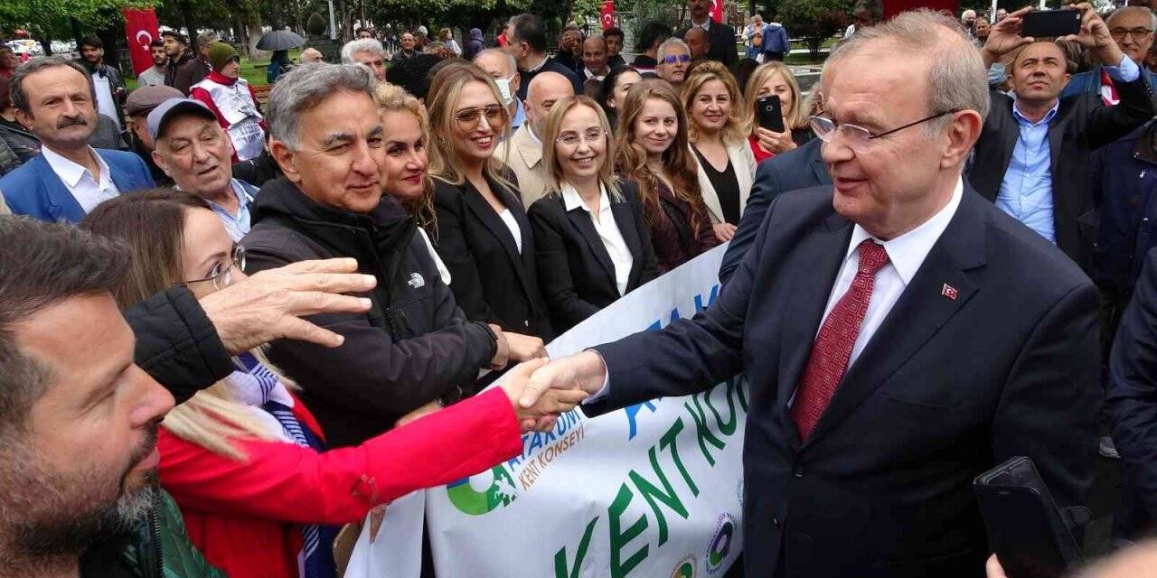 CHP’li Öztrak: “Atatürk ülke gençlerinin önünde ufuk açmıştır”