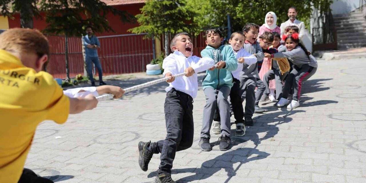 ’Küçük dokunuşlar, büyük mutluluklar’ projesi devam ediyor