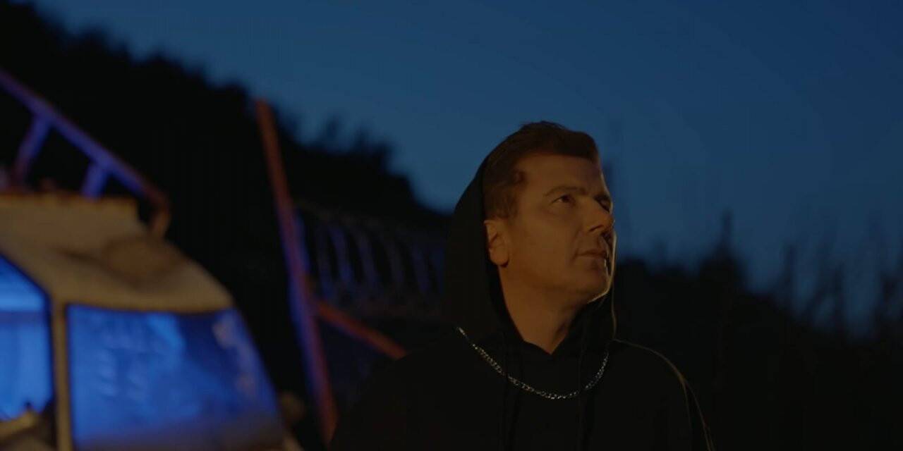 Erhan Erkal yeni şarkısıyla hit oldu