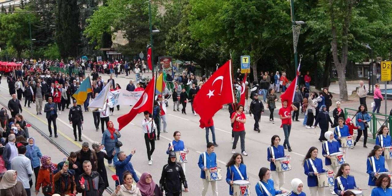 Bursa’da 19 Mayıs coşkuyla kutlandı