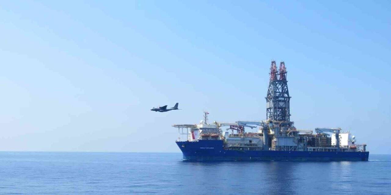 TCG Bartın korveti ve Deniz Karakol Uçağı, yeni sondaj gemisine refakat etti