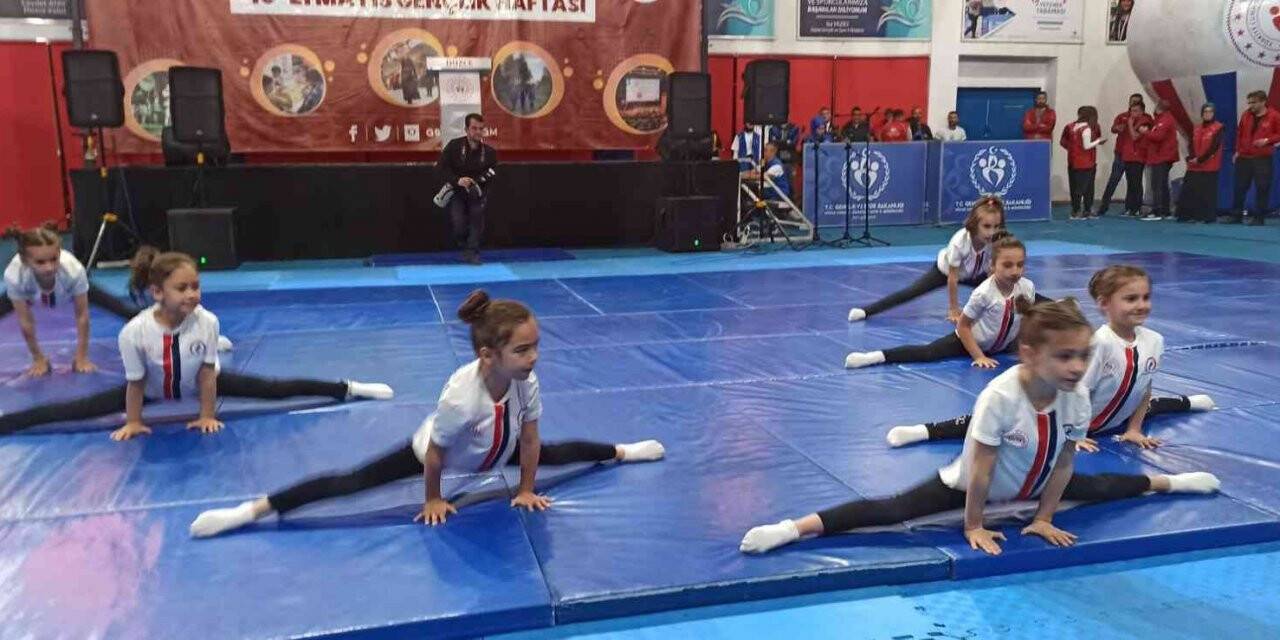 Sporcuların gösterileri göz kamaştırdı