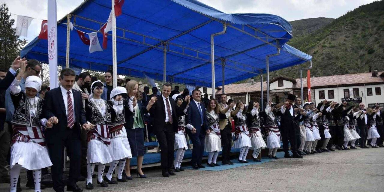 Gümüşhane’de 19 Mayıs’a coşkulu kutlama