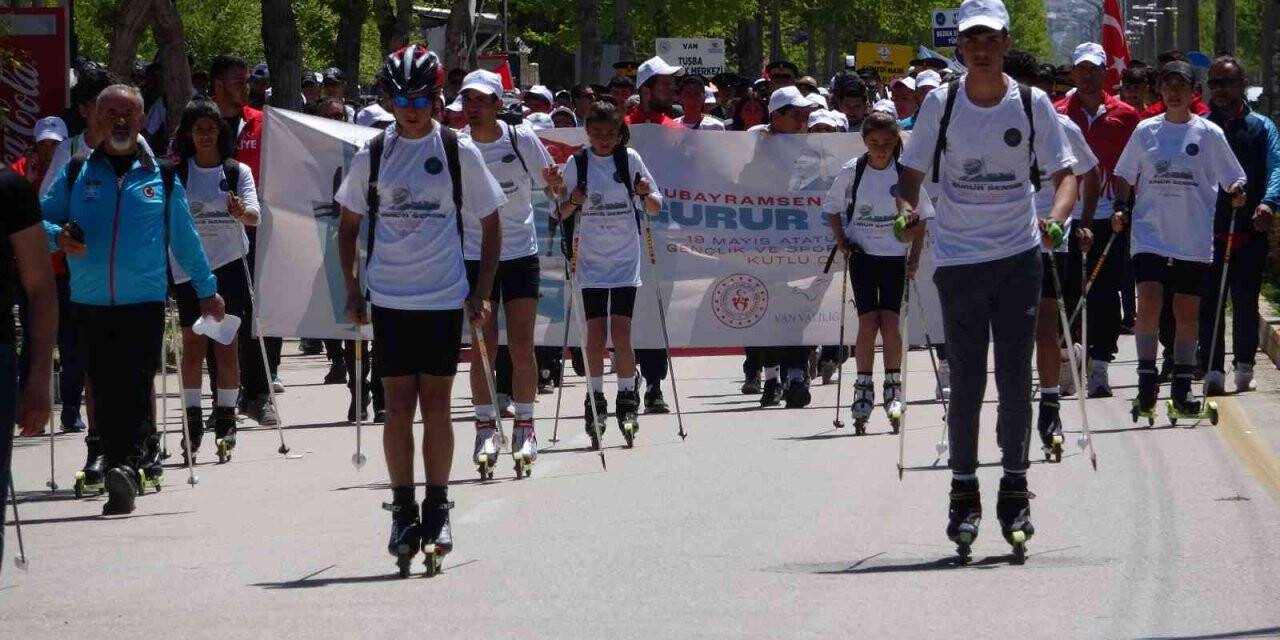Van’da 19 Mayıs Atatürk’ü Anma, Gençlik ve Spor Bayramı coşkusu