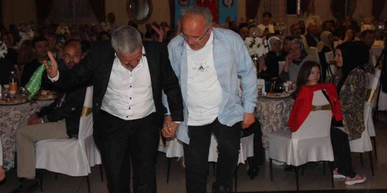 Sağlık çalışanları sıra gecesinde stres attı