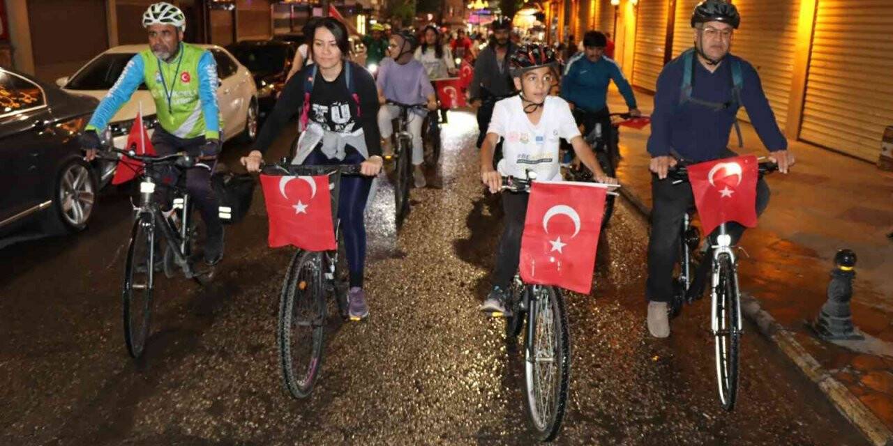 Şanlıurfa’da gençlik bayramı için pedal çevirdiler