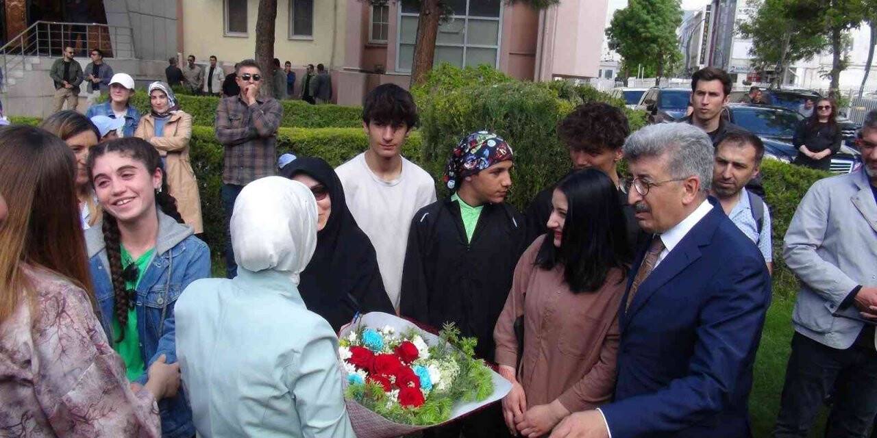 Vali Bilmez Vanlılarla vedalaştı