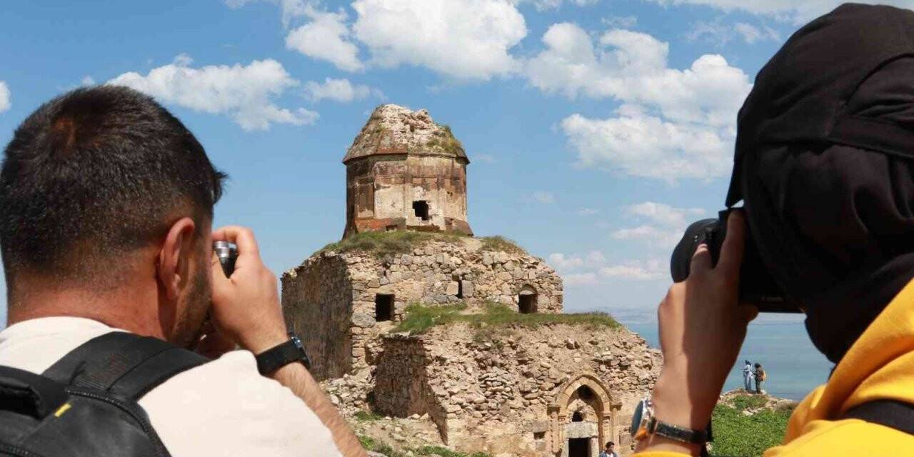 1. Van Fotoğraf Maratonunun ilk günü renkli görüntülerle tamamlandı
