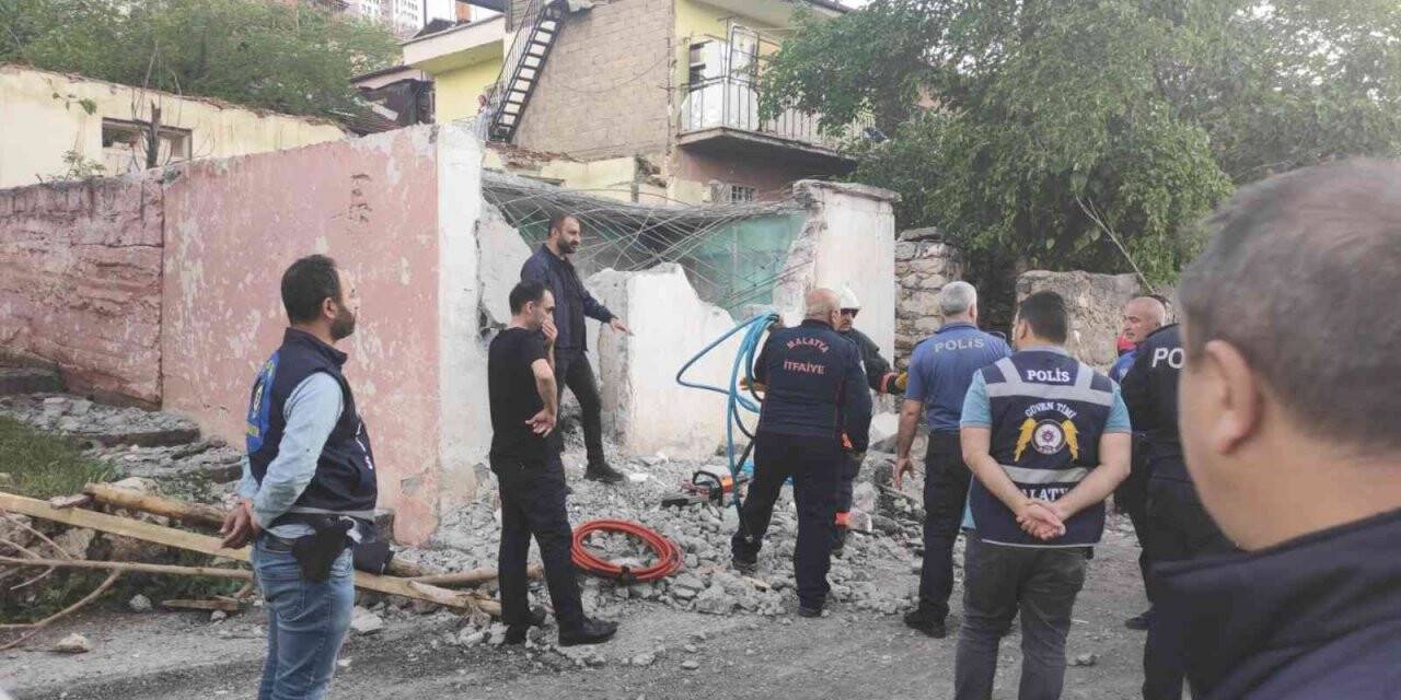 Malatya’da duvar çöktü: 1 ölü, 1 yaralı