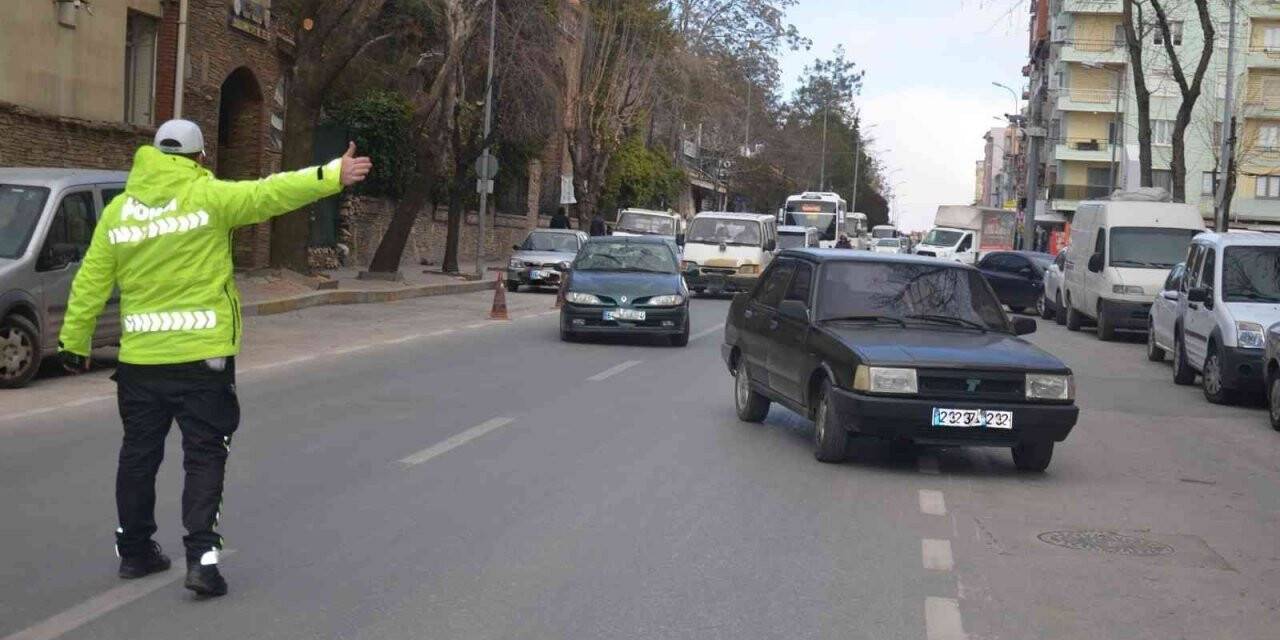 Uşak’ta bin 815 sürücüye para cezası