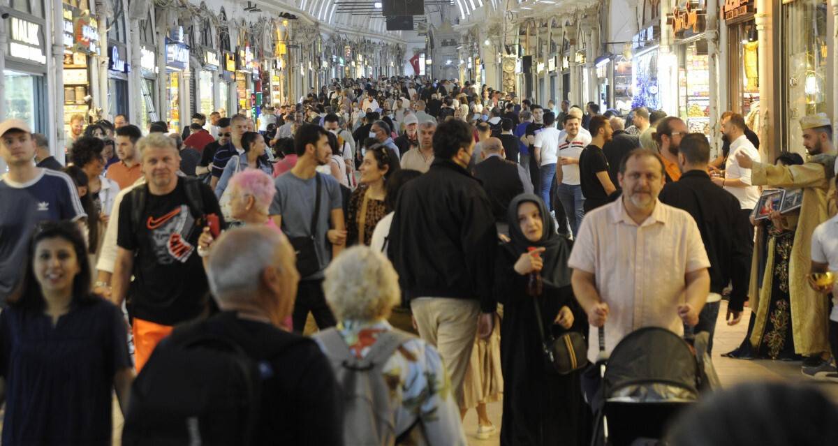 Kapalıçarşı'ya turist akını
