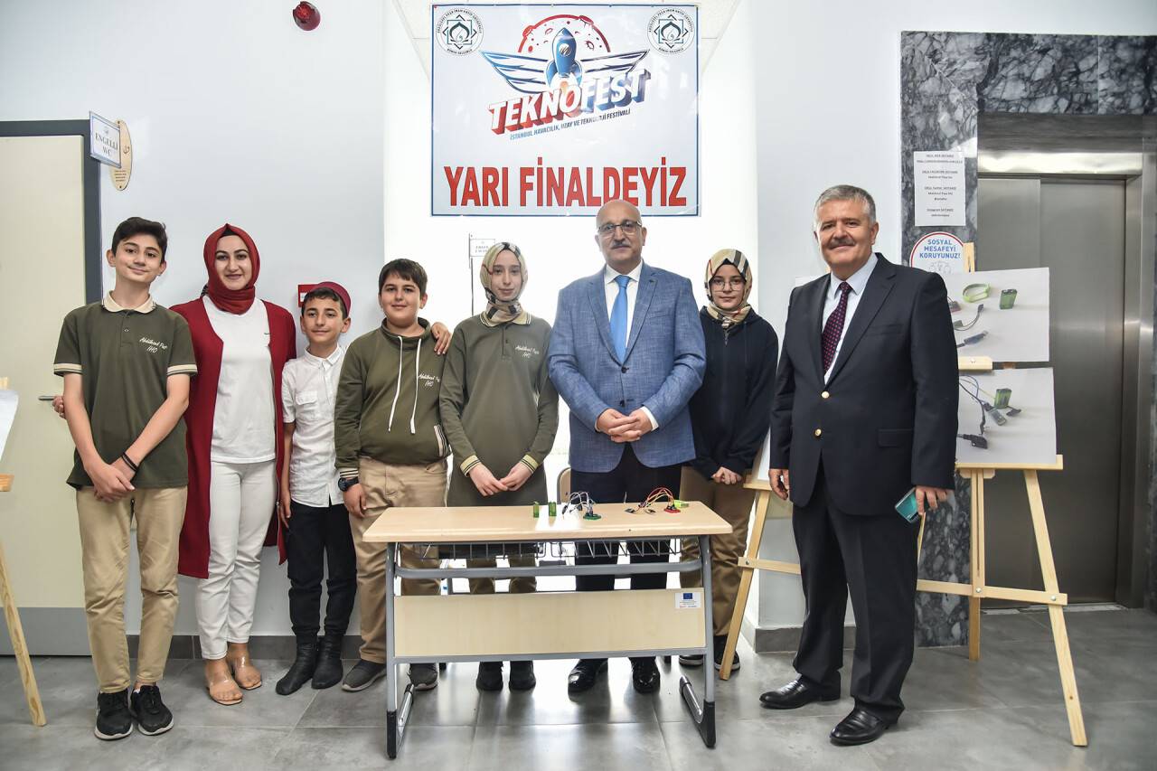 İki dilli eğitim dünyası sokağı açıldı