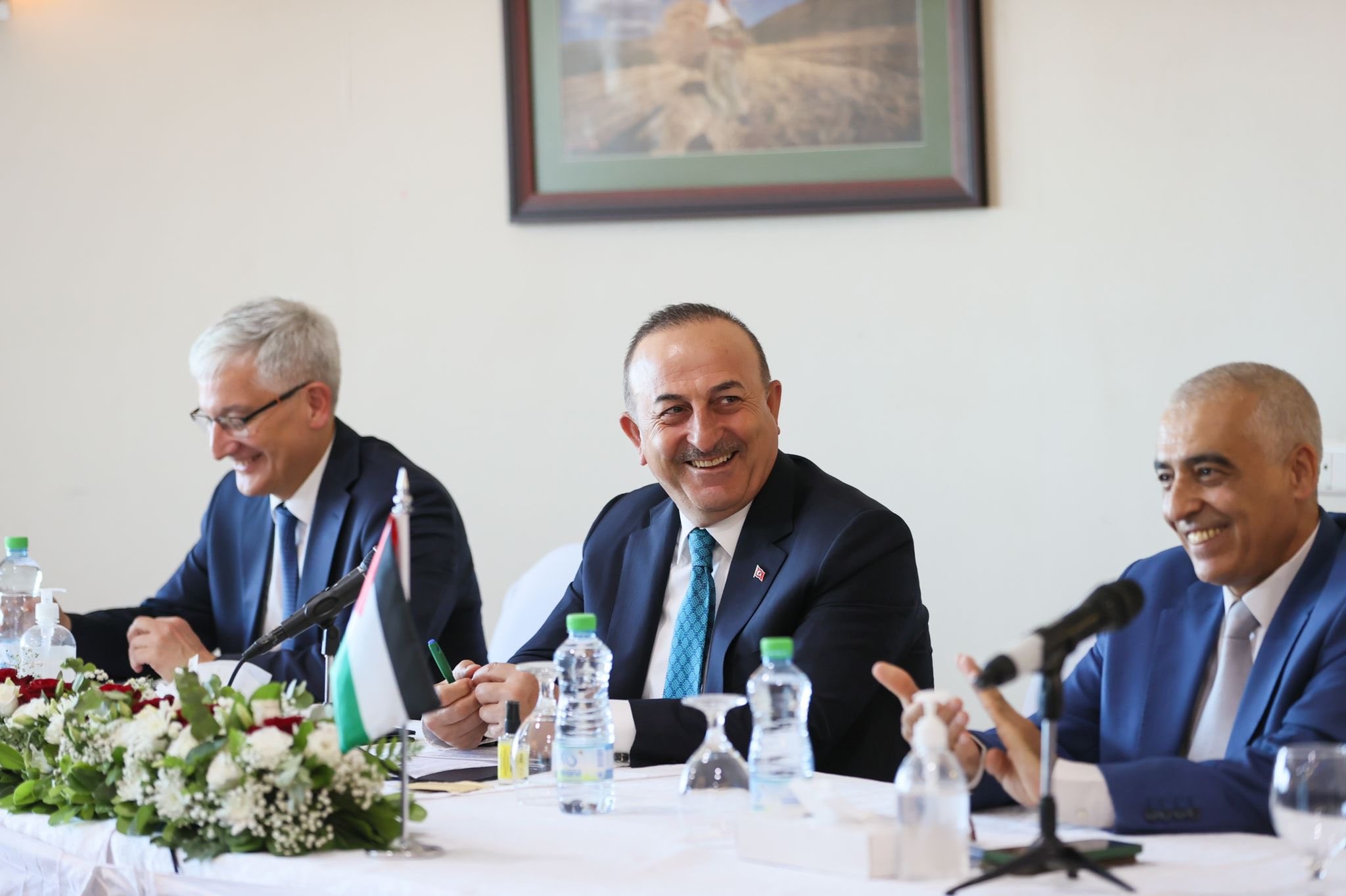 Dışişleri Bakanı Çavuşoğlu, Filistin’deki Türkiye mezunlarıyla bir araya geldi