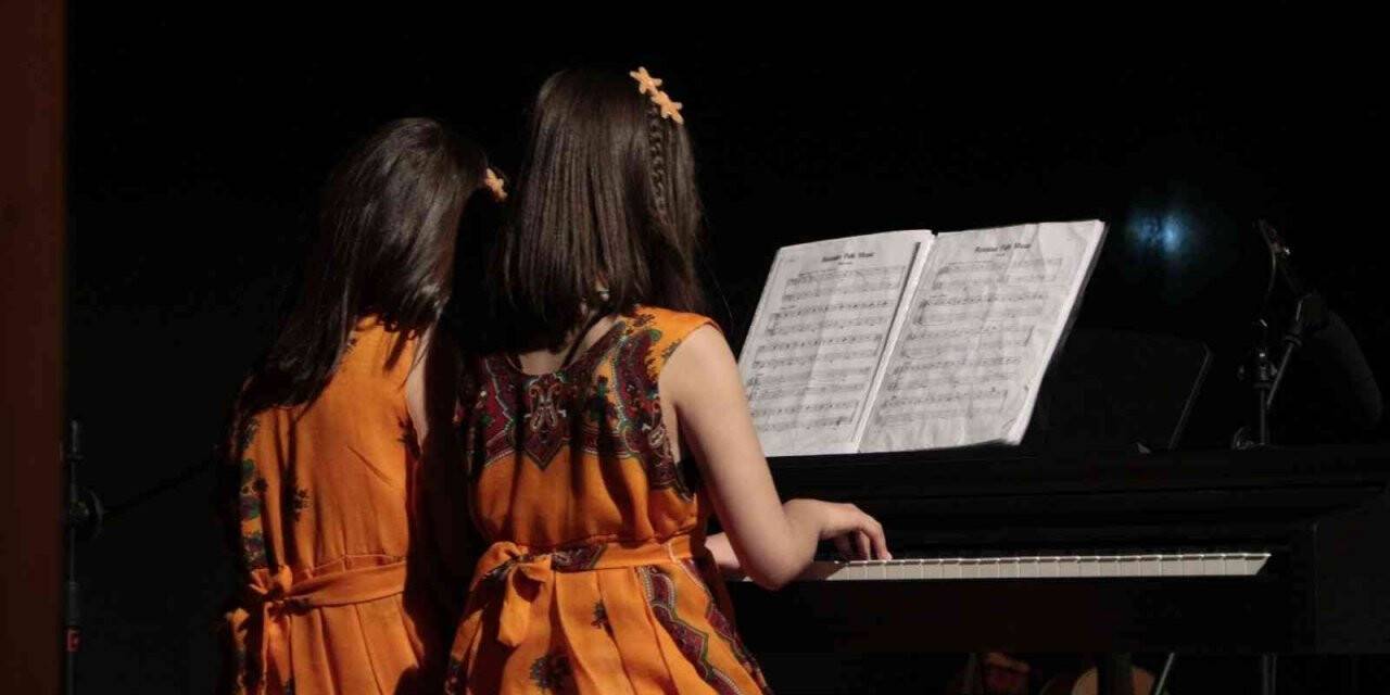 Tatvan’da minik müzisyenler yeteneklerini sergiledi