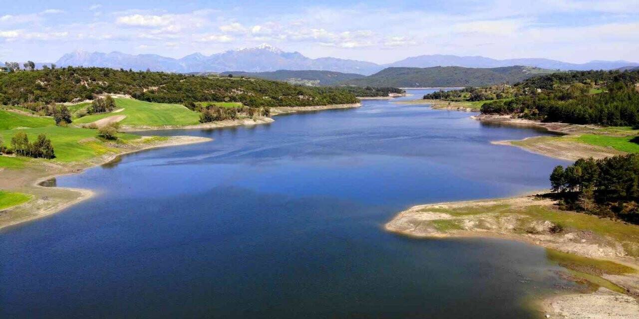 Barajlardaki korkutan kuraklığın yerini masmavi sular aldı