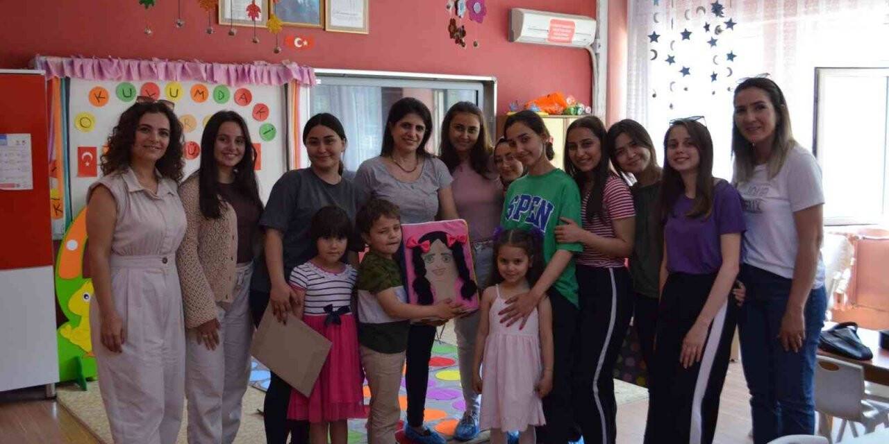 ADÜ Koçarlı MYO öğrencilerinden anasınıflarına bilim materyali hediyesi