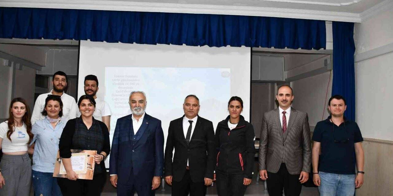 Tarihini yeniden yazıldığı arkeolojik kazıların konferansı gerçekleştirildi