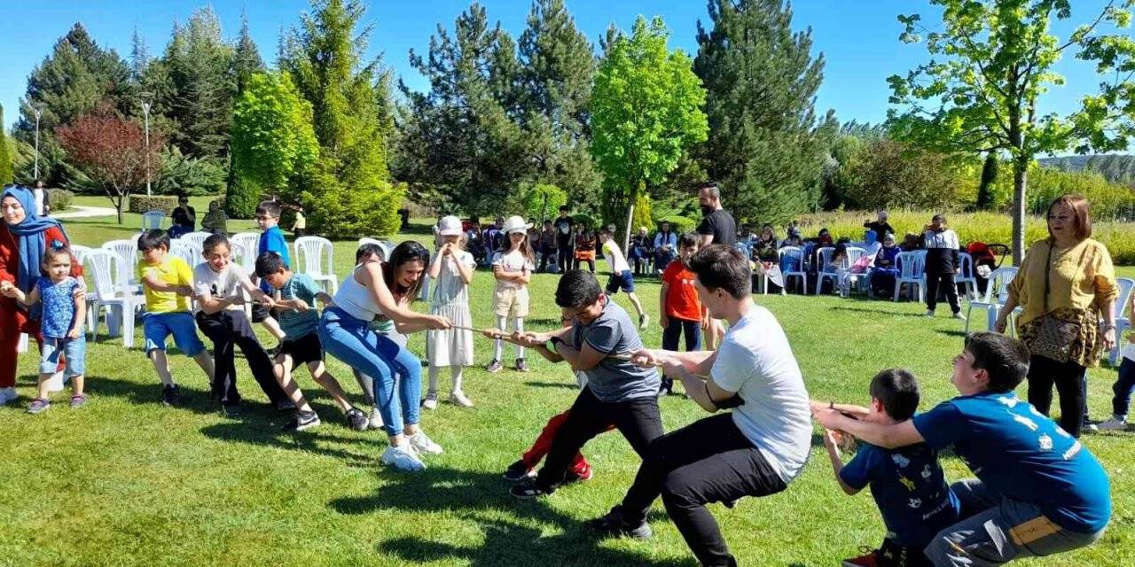 Çocuklar bu şenlik ile eğlendi