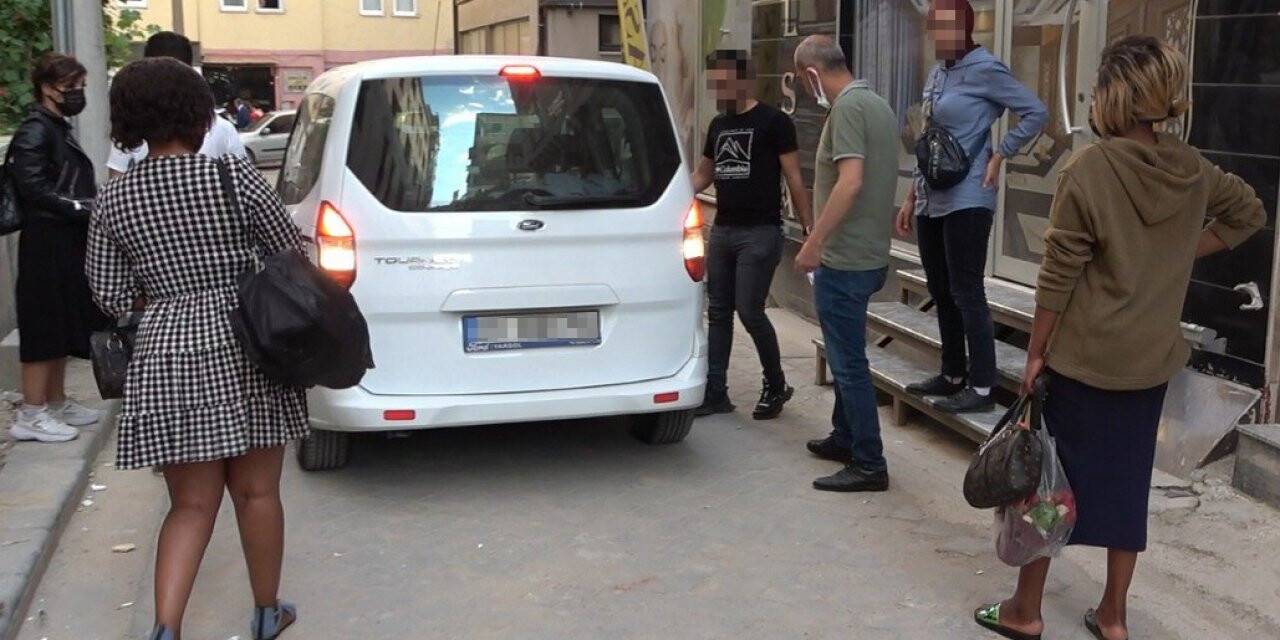 Masaj salonunda fuhuş yaparken yakalandılar