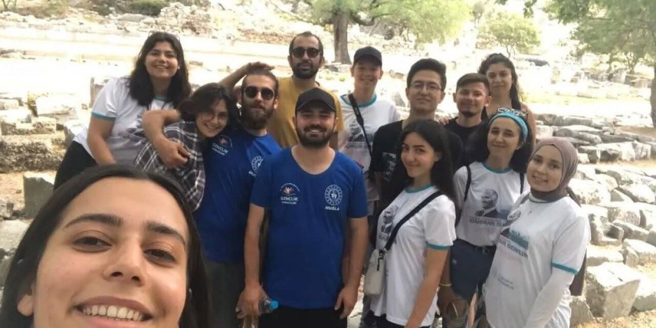 Köyceğiz’de gönüllü gençler ödüllendirildi