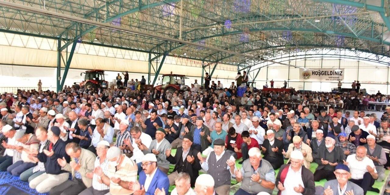 İnönü’de 4 bin kişi yağmur duasına çıktı