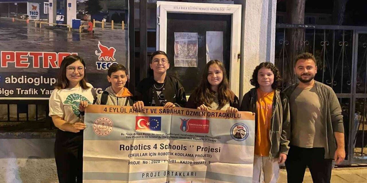 Ortaokul öğrencileri İspanya yolcusu