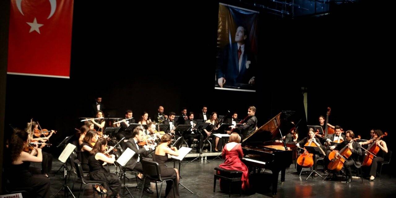 Nilüfer Oda Orkestrası’ndan muhteşem konser