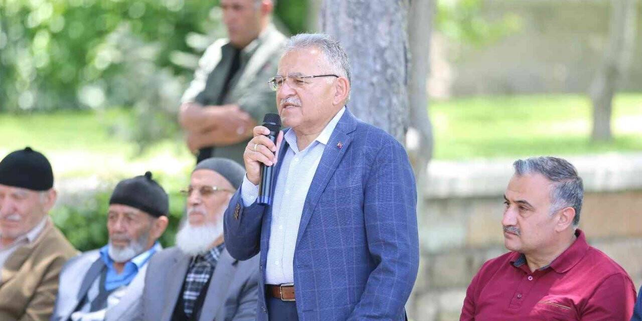 Başkan Büyükkılıç, Talas Gençlik Merkezi’nde gençler ve veliler ile buluştu