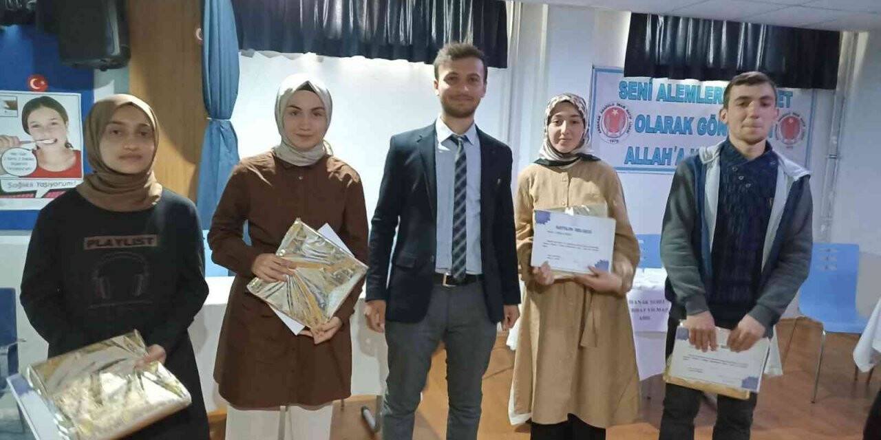 Posof Aşık Sabit Müdami Anadolu İmam Hatip Lisesi il birincisi oldu