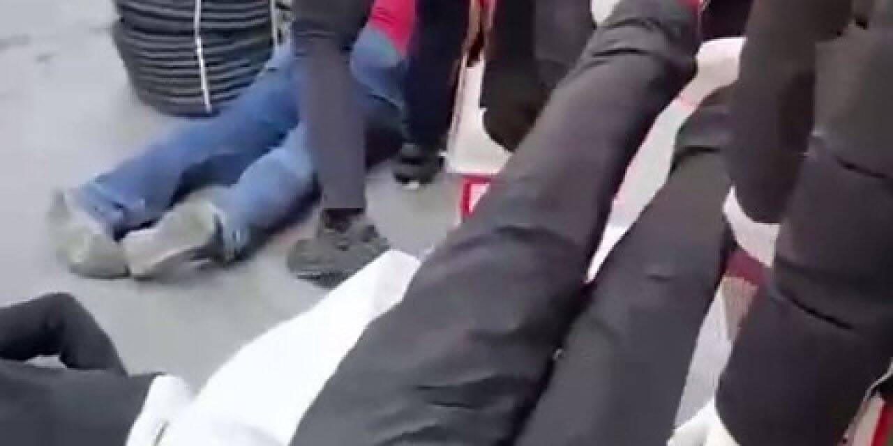 Fatih’te husumetli iki esnaf arasında silahlı çatışma: 1’i polis 5 yaralı