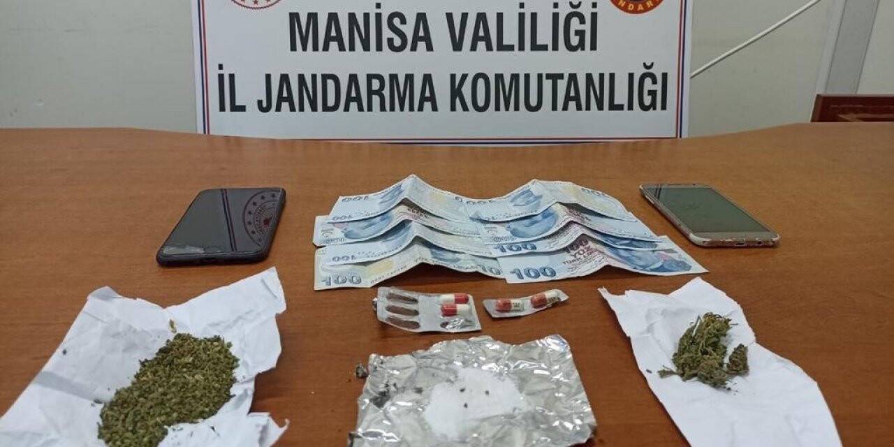 Şüphe üzerine durdurulan şahıslardan uyuşturucu çıktı