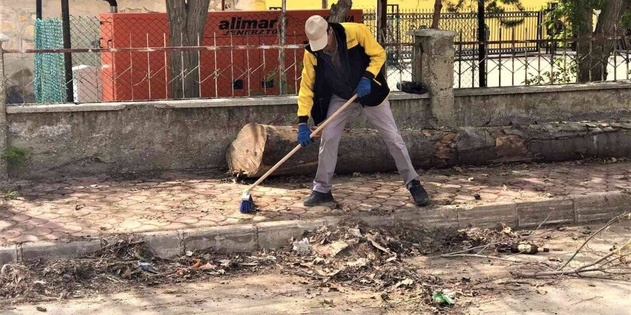 Bayburt’un sokaklarında bahar temizliği