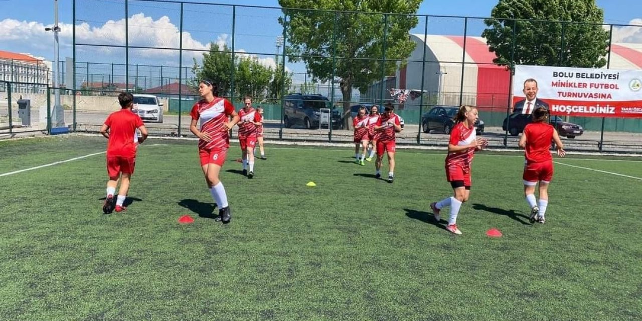 Bilecikspor Kadın Futbol Takımı Kadınlar 2. Lig kapısından döndü