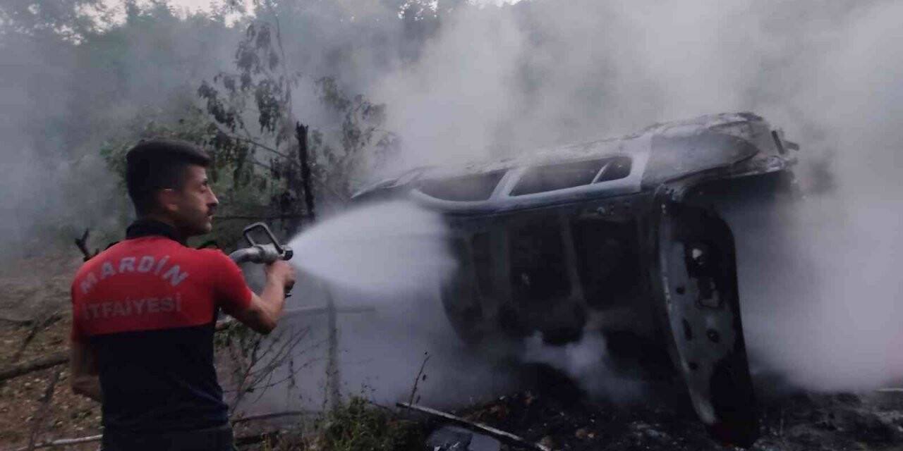 Taziye için Mardin’e gelen aile kaza yaptı: İki kişi yanan araçta can verdi