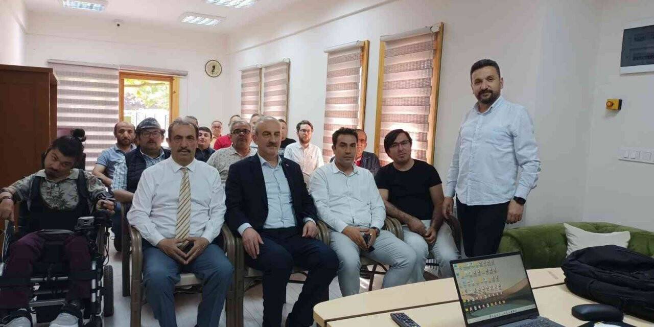 Av. Güner gazetecilere basın kanunu ve TCK’yı anlattı