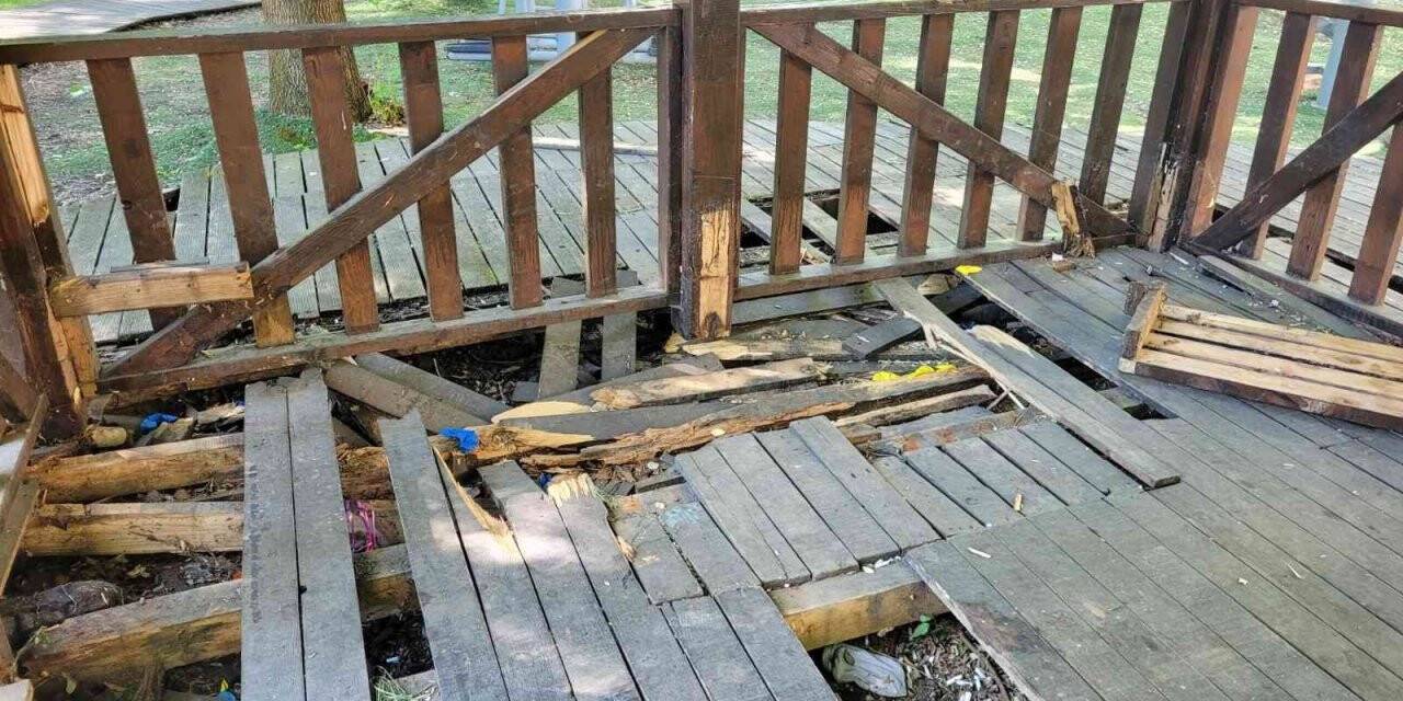 Kent Parkı kullanılmaz hale getirdiler