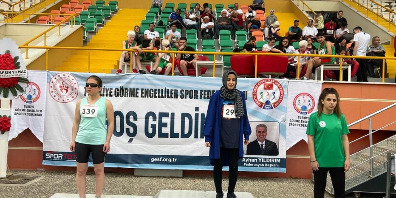 Sinoplu sporcu atletizm şampiyonasında iki madalya aldı