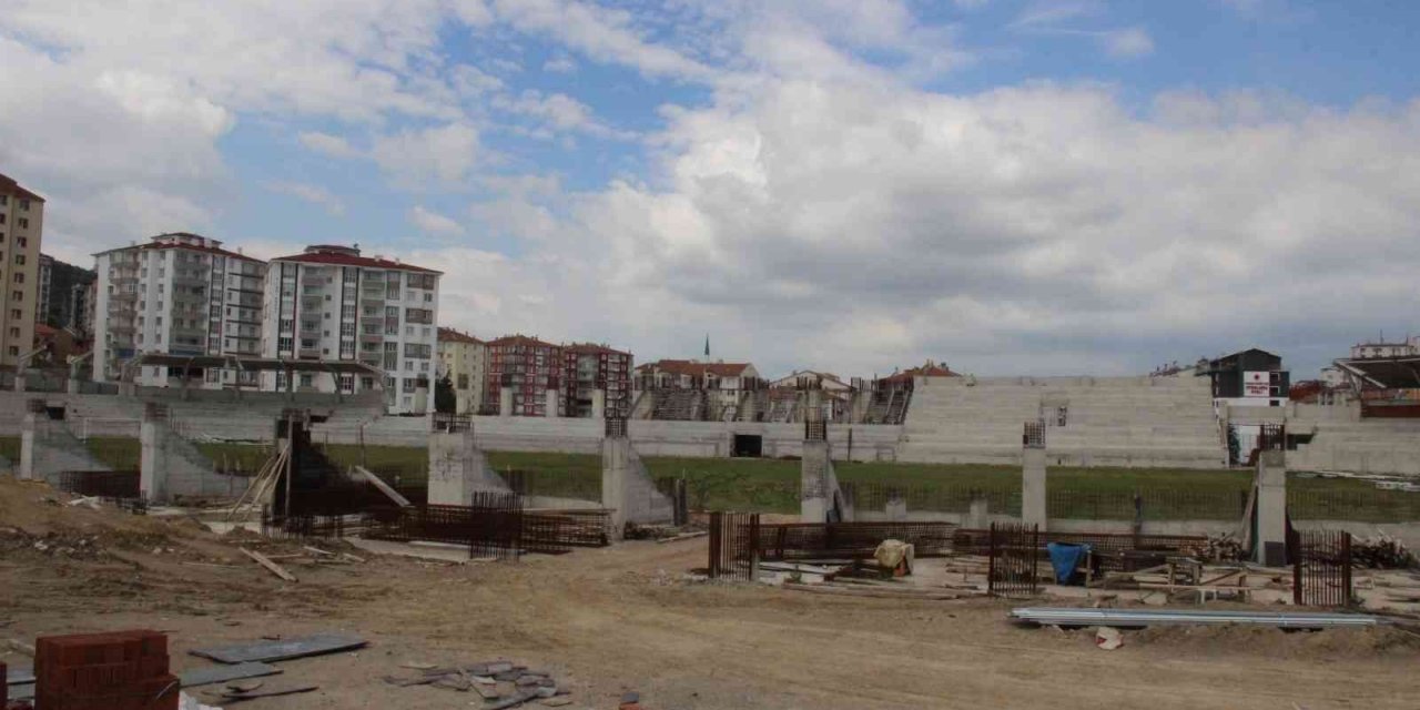 Şehir Stadyumu 29 Ekim’e yetiştirilecek