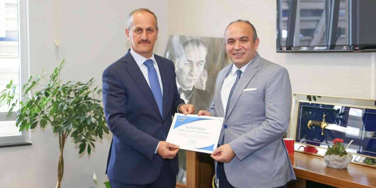 SGK’dan en yüksek prim ödeyen hastaneye teşekkür belgesi