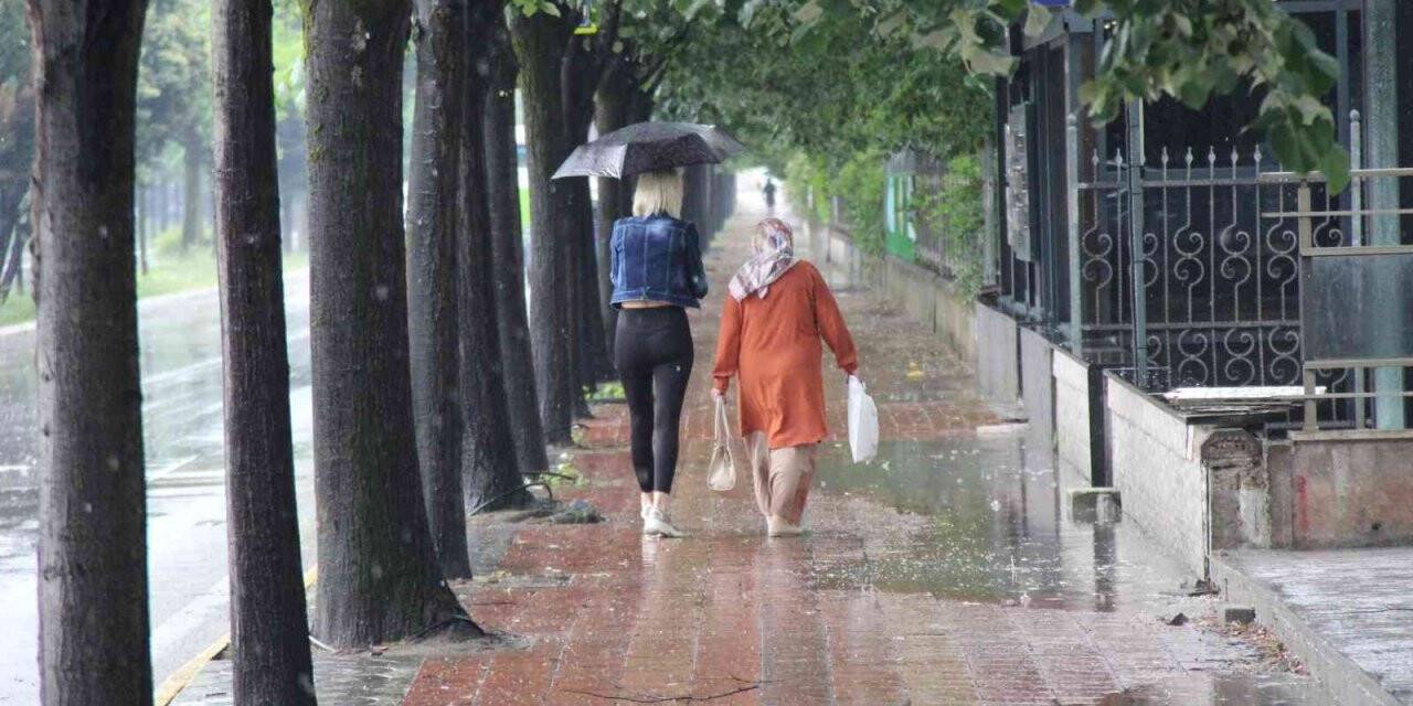 Kocaeli’de kısa süreli sağanak etkili oldu