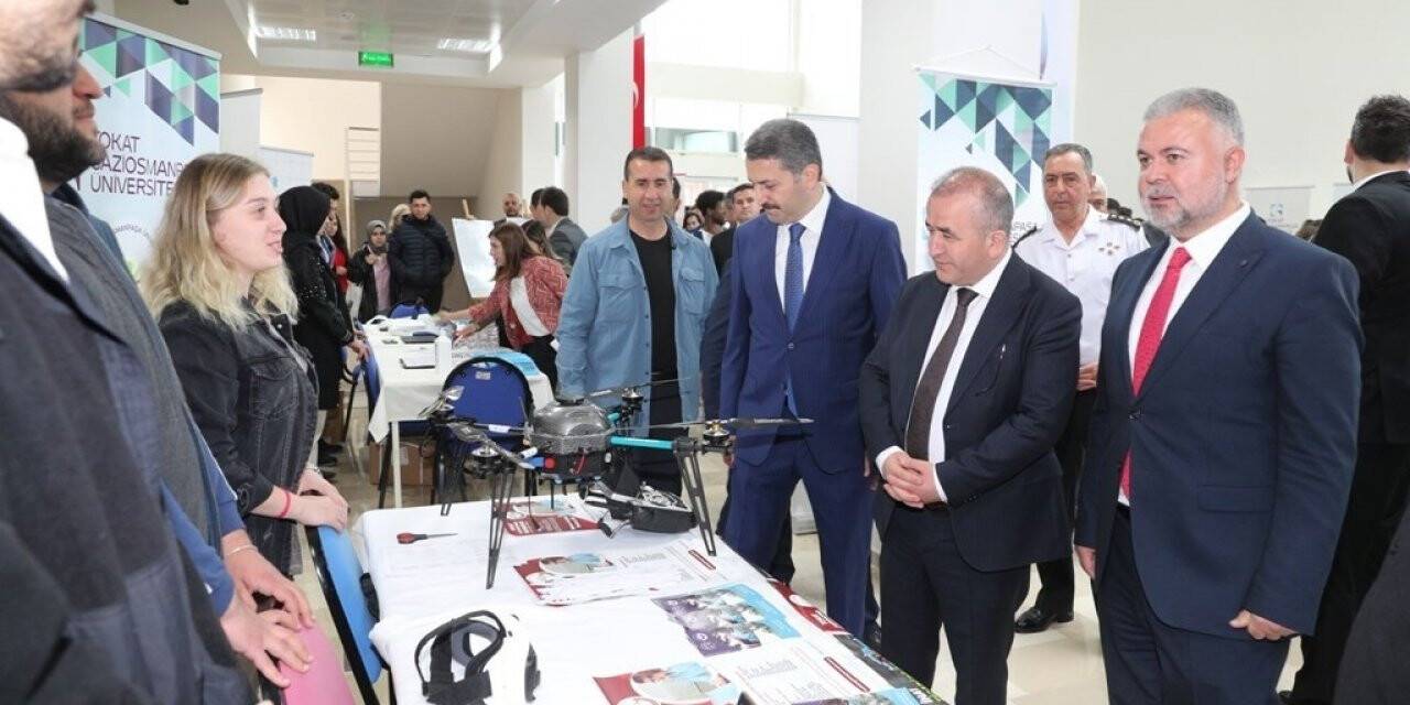 Üniversitede kariyer fuarı