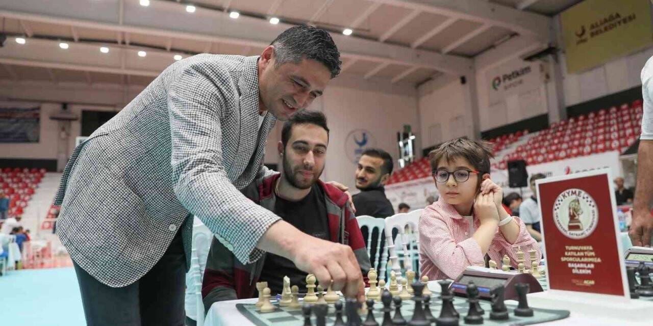 Aliağa Geleneksel Kyme Satranç Turnuvası sona erdi