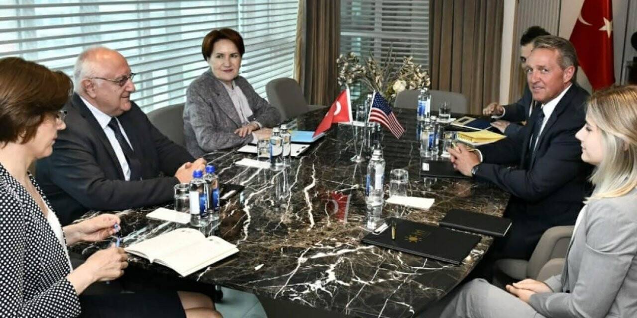 İYİ Parti Genel Başkanı Akşener, ABD Büyükelçisi Flake ile görüştü