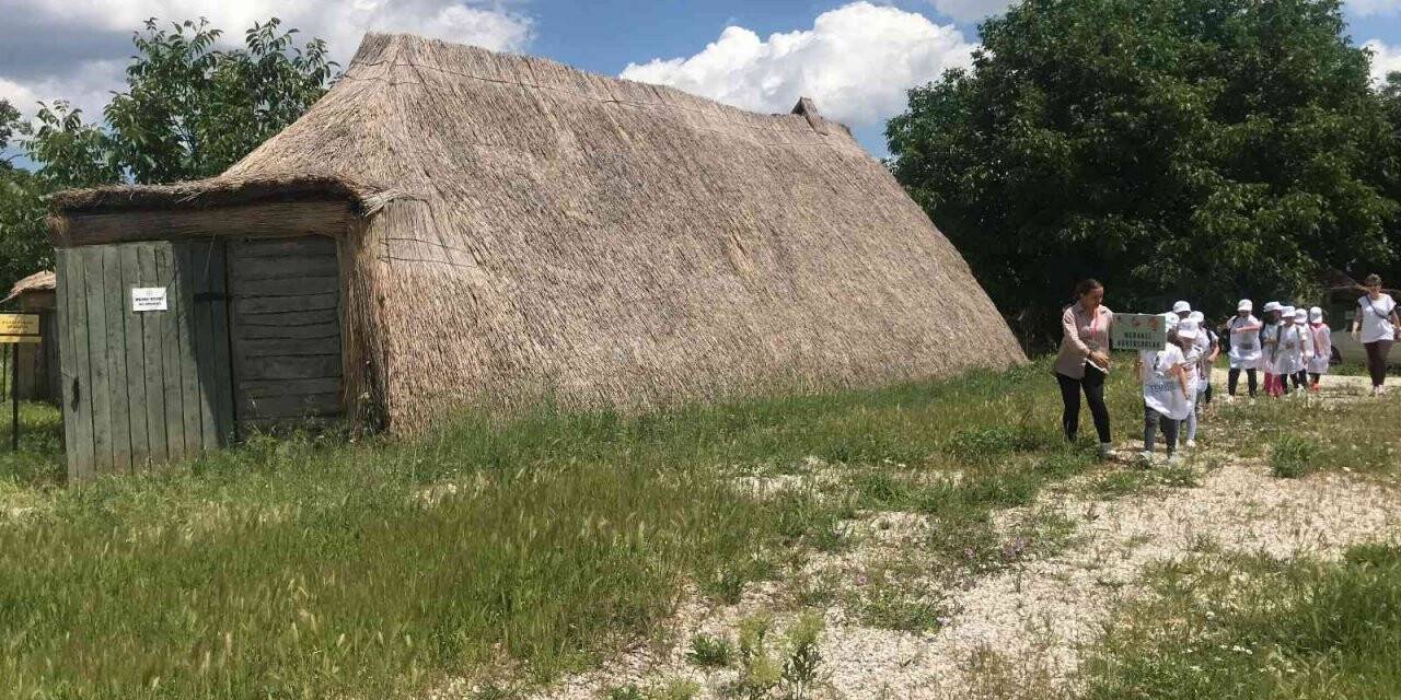 ‘Meraklı Arkeologlar’ kazıda