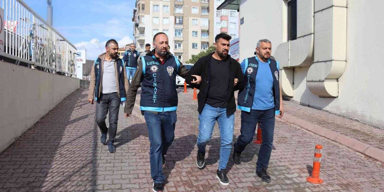 Kayseri’deki ’faul’ cinayetinde ağabey ve kardeşi adliyede