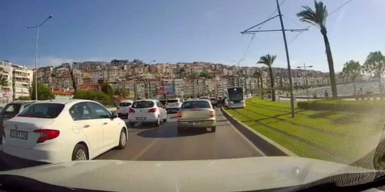 Küçük kız sahile gitmek isterken tramvayın altında kaldı