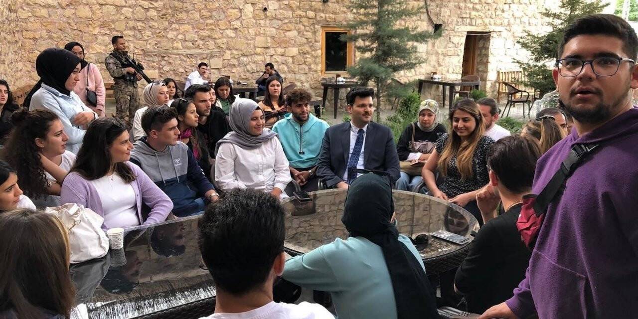 Antalyalı üniversite öğrencileri Çukurca’yı gezdi