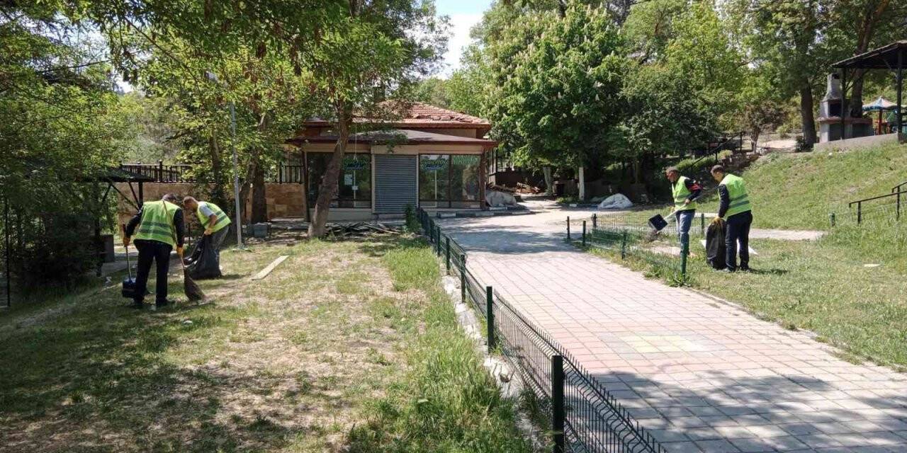 Kütahya’da piknik alanları temizleniyor