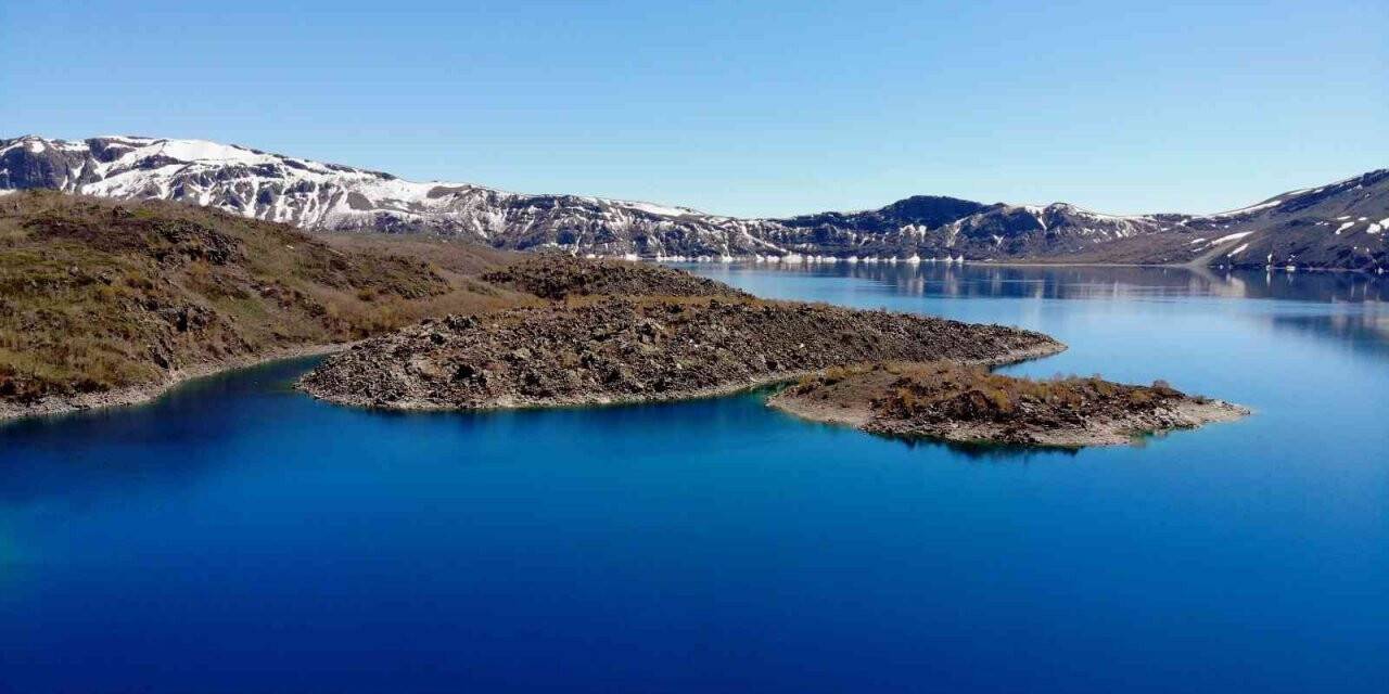 Nemrut Krater Gölü yaz turizmine hazır